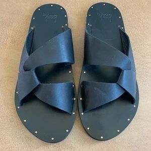 Beek Shoes | Beek Pigeon Crisscross Slide Sandal Black Leather 8